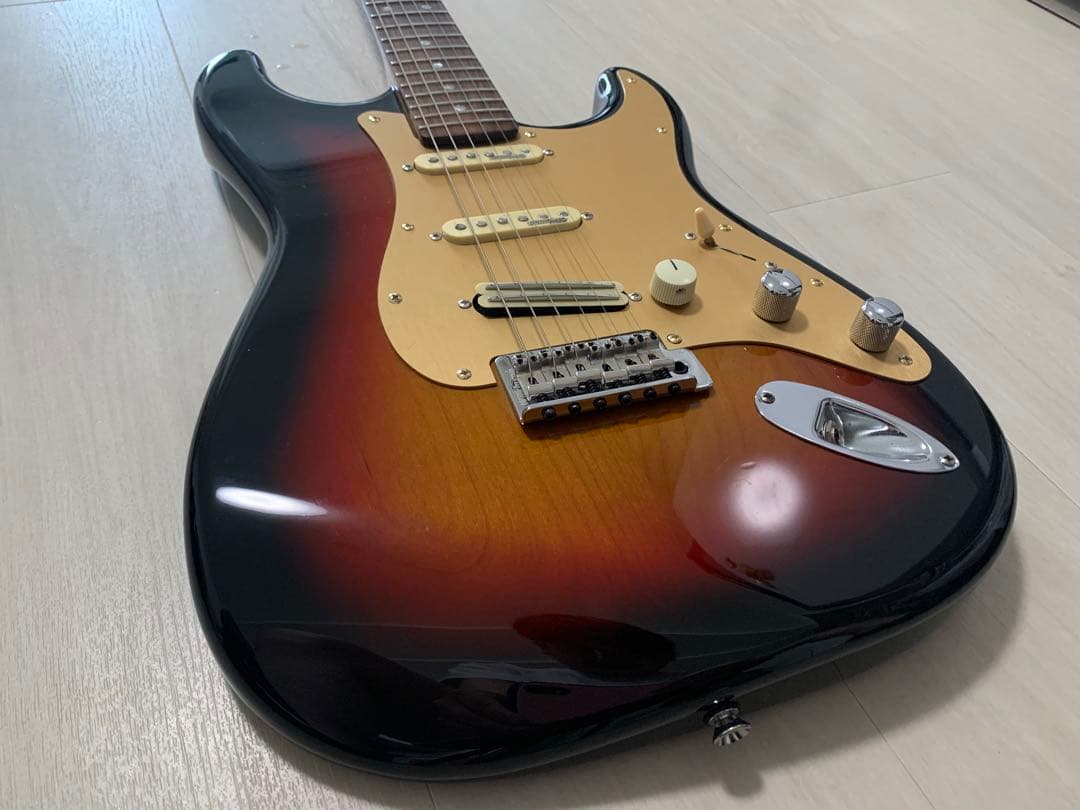 s*n様 bacchus ストラト　初期ロゴ　改造多数