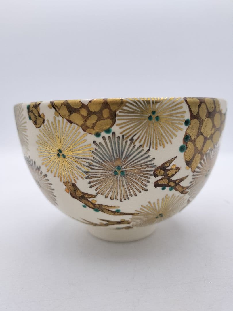 c544【新品・未使用】茶碗 色絵唐松 利昇窯 木箱 茶道具