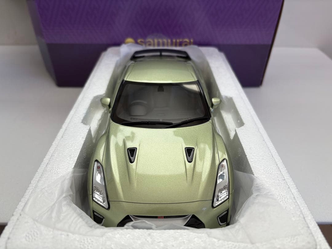 京商 Samurai 1/18 GT-R R35 T-Spec ミニカー