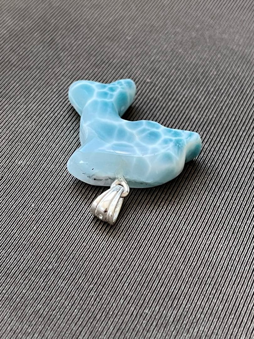 天然石☆高品質！ラリマーイルカ型☆濃いブルー＆ラリマーらしい模様＆形が美しい！