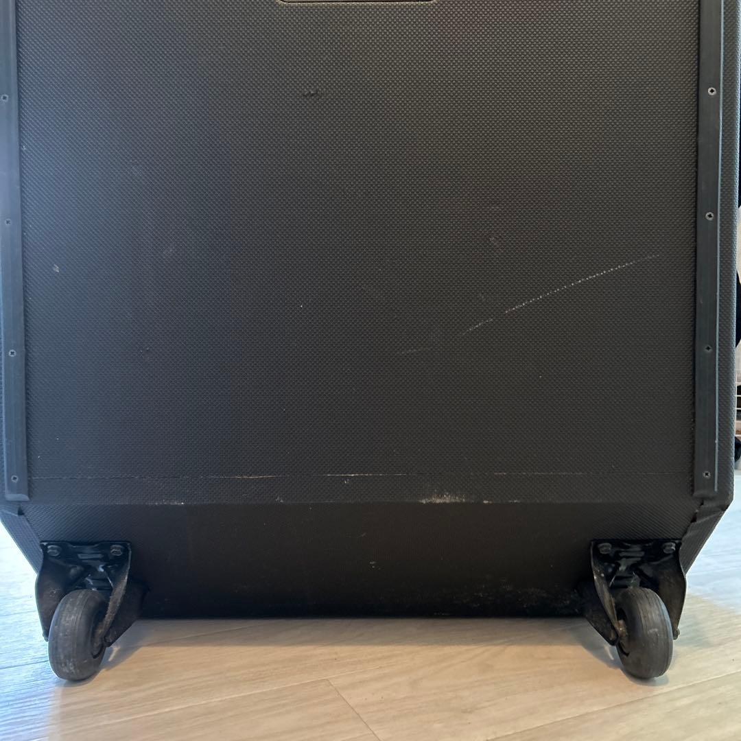 ベース Hughes&Kettner QS810PRO