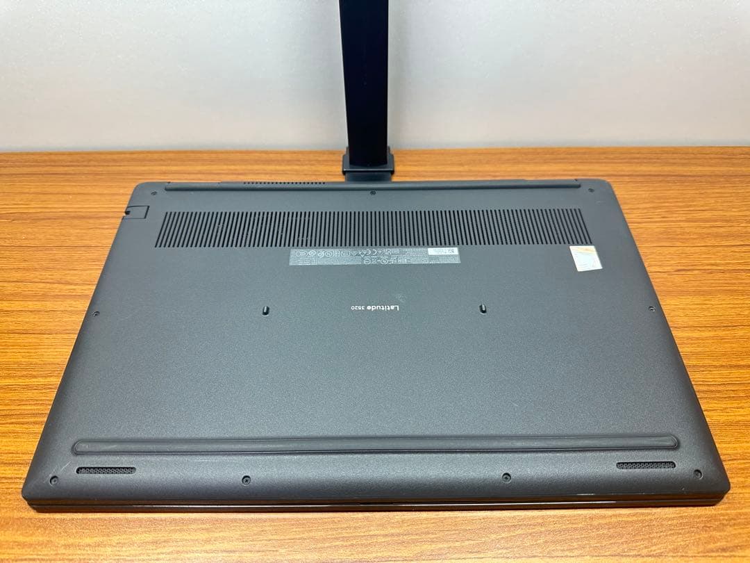 Windowsノート本体 Dell Latitude 3520 i7-1165G7 8Gb 256Gb