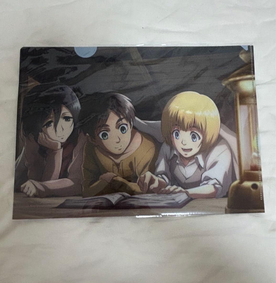 進撃の巨人　クリアファイル　エレン、ミカサ、アルミン