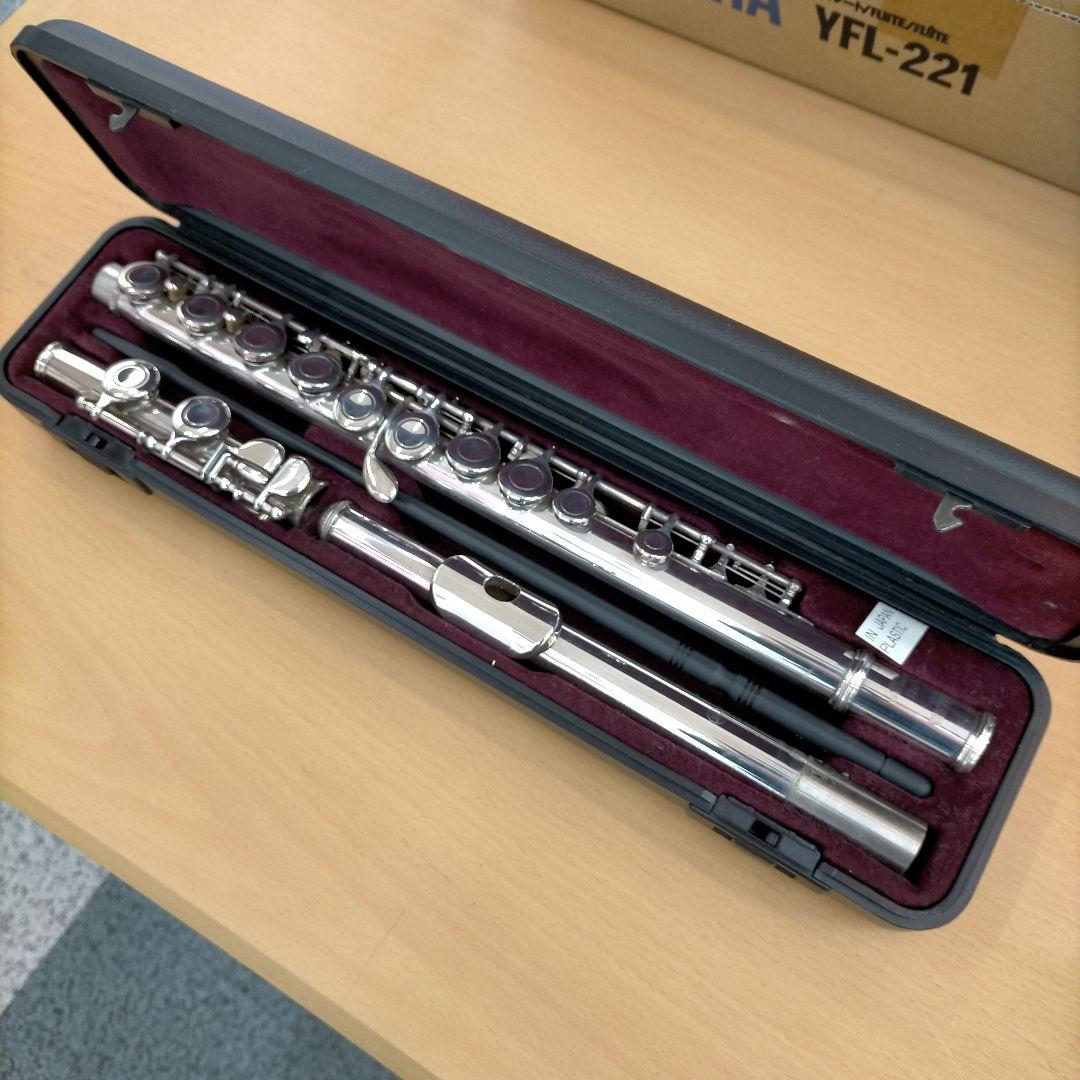 ヤマハ YFL-221 新品展示品 銀メッキ フルート本体 ケース付き