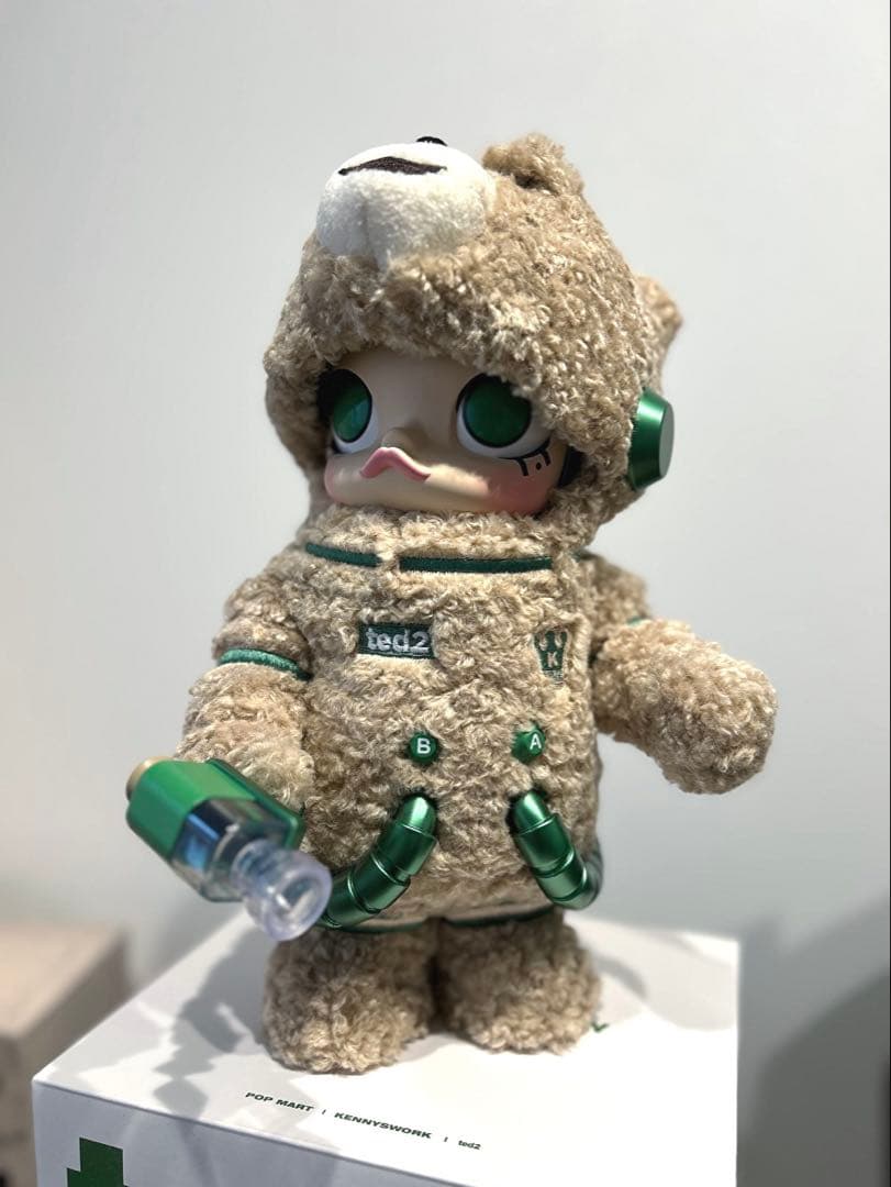 POPMARTポップマートMEGA SPACE MOLLY 400% Ted 2