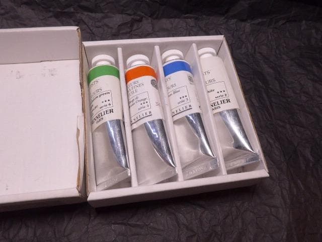 はるち　セヌリエ油絵具４本　カドミウムグリーン　カドミウムレッドほか計４本