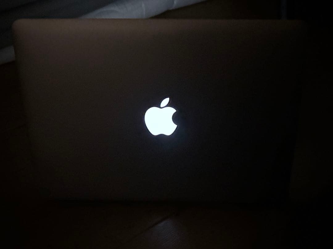 MacBook Air 13インチ Mid 2012 /最新OS Sequoia