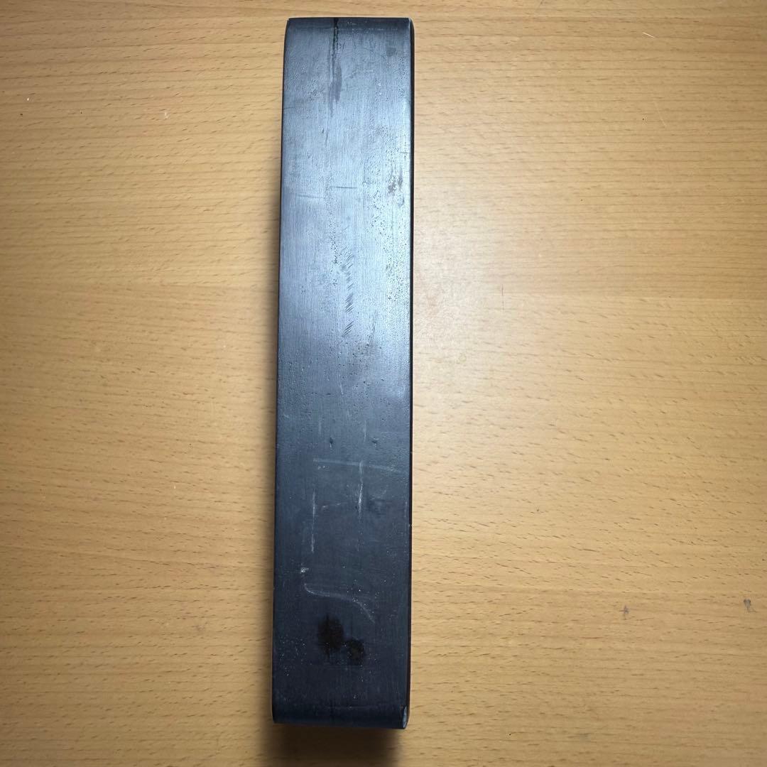 雨畑硯　横12.1cm 縦18.1cm 高さ3.4cm 重さ1531g