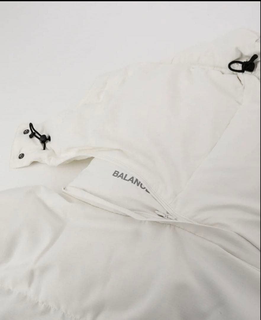 処分価格　サイズM　ホワイト　RVCA ジャケット