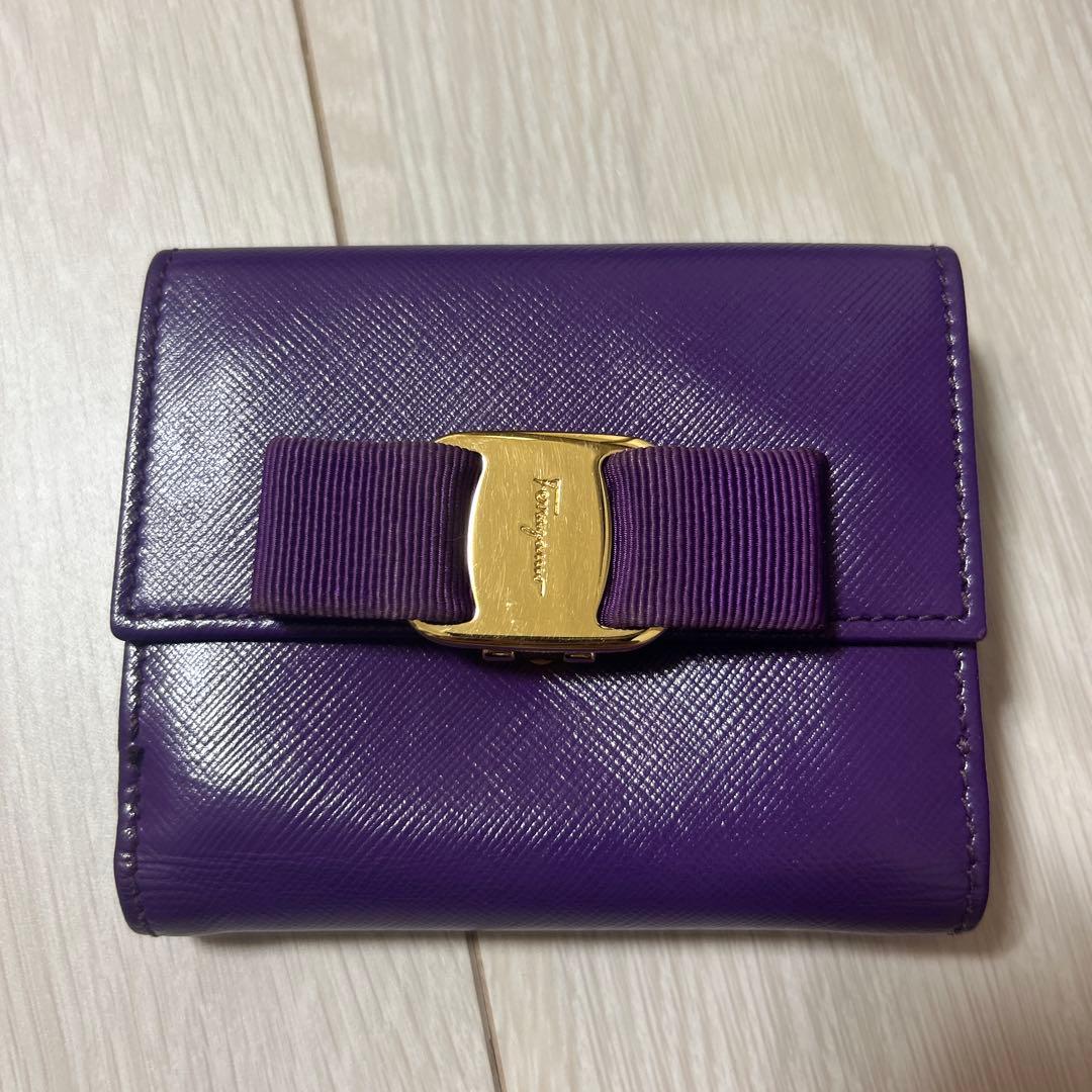 美品！Salvatore Ferragamo 二つ折り財布 パープル