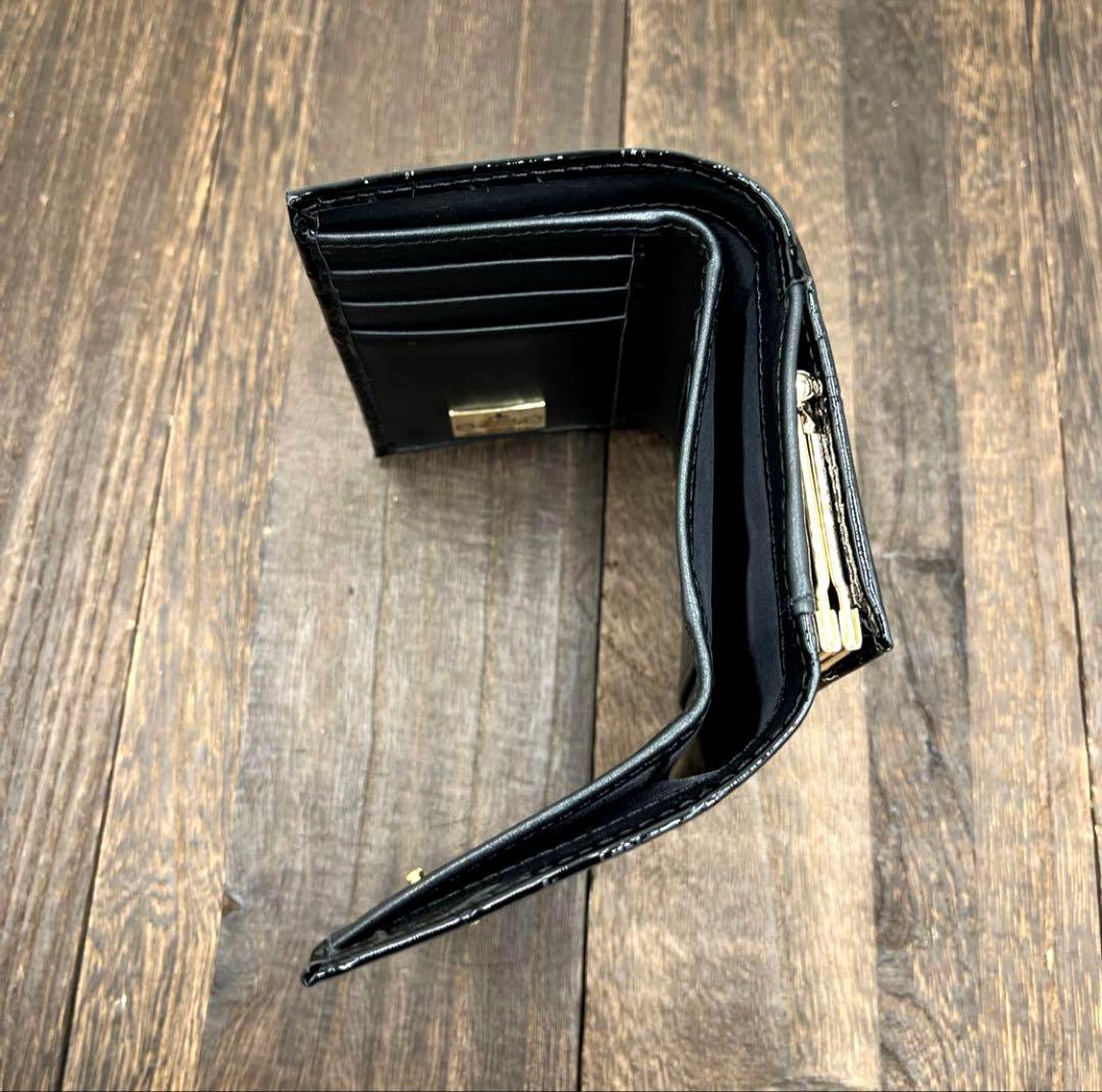 新品未使用　ヴィヴィアンウエストウッド 三つ折財布　黒　エナメル　がま口　②