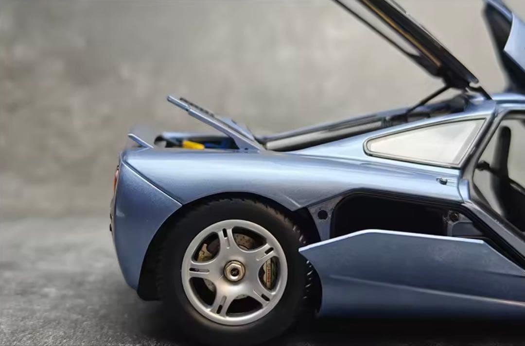 McLaren F1 1/18 ダイキャストミニカー