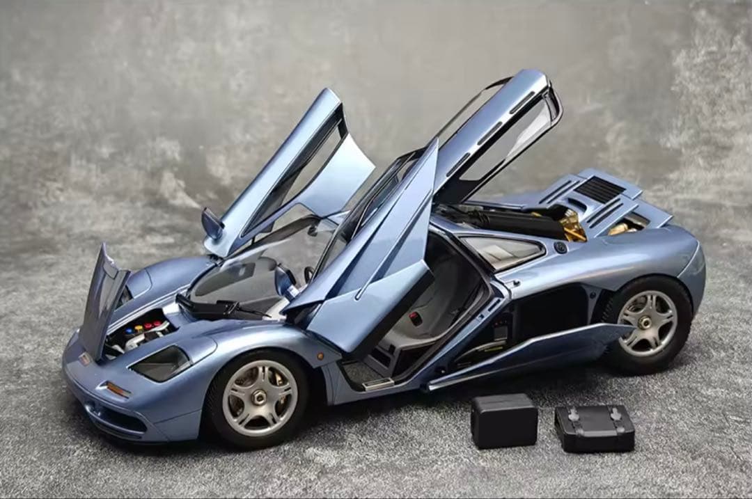 McLaren F1 1/18 ダイキャストミニカー