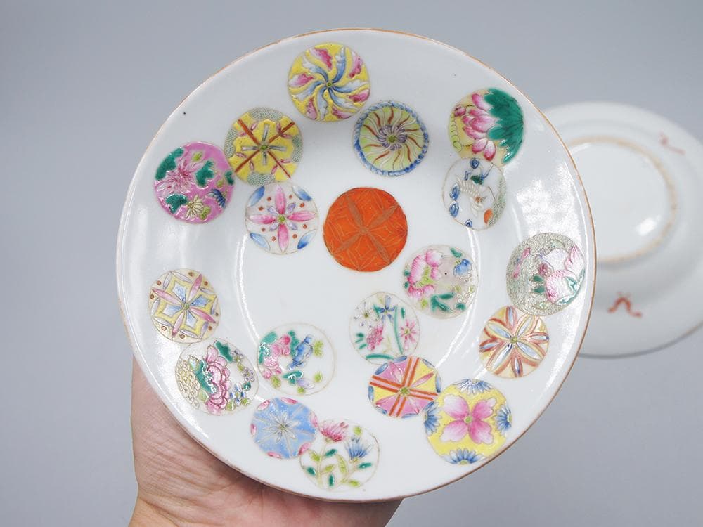 【瓷】　★ 瓷器 粉彩皮球花紋折沿盤 ★　清朝期　花卉 果物 手描文様　明清磁器
