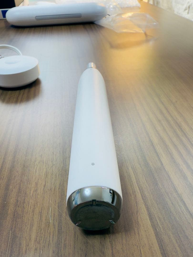 【超美品★】ブラウン オーラルB iO9 ホワイト braun 電動歯ブラシ