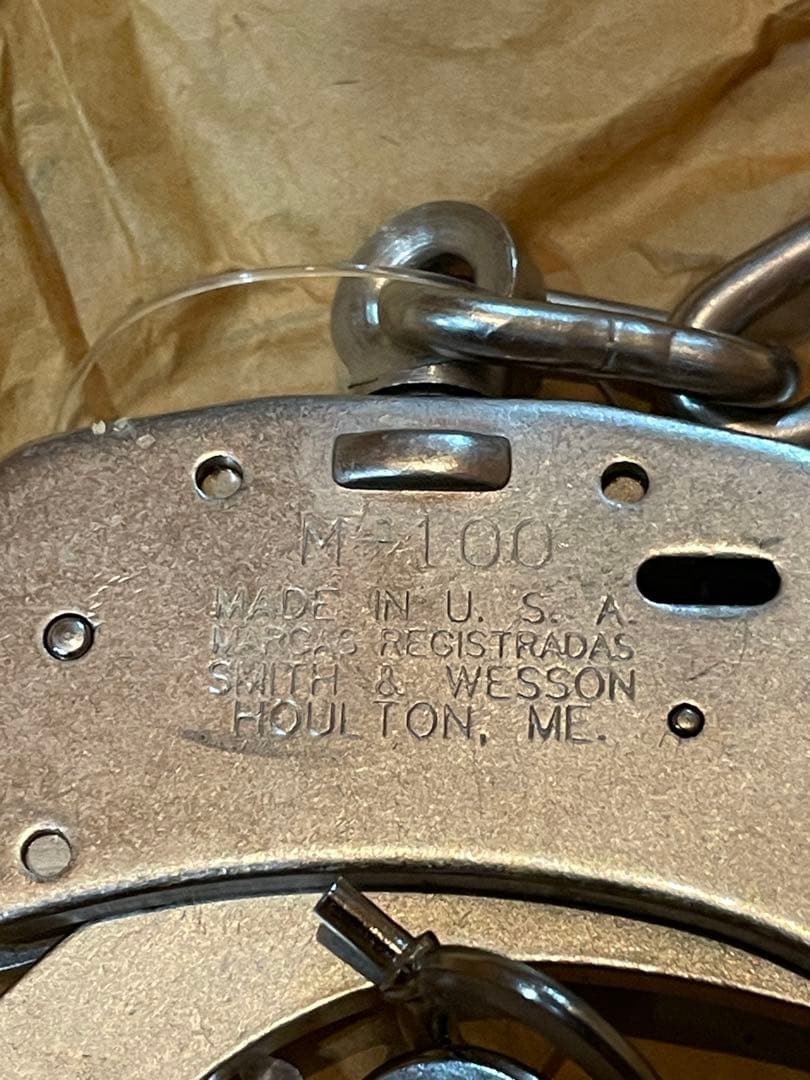 スミスアンドウェッソン　smith&wesson ハンドカフ　アメリカ製