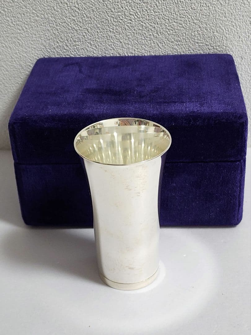 純銀　カップ　83.1g ホールマーク 純銀1000　贈り名入り ケース付き