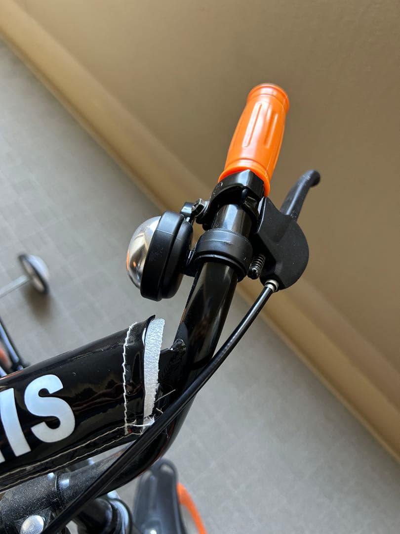 【美品】GRAPHIS☆子供用自転車☆18インチ　ブラック/オレンジ☆補助輪付き