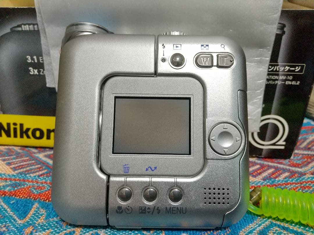 ニコン COOLPIX SQ 元箱、バッテリー3個付き