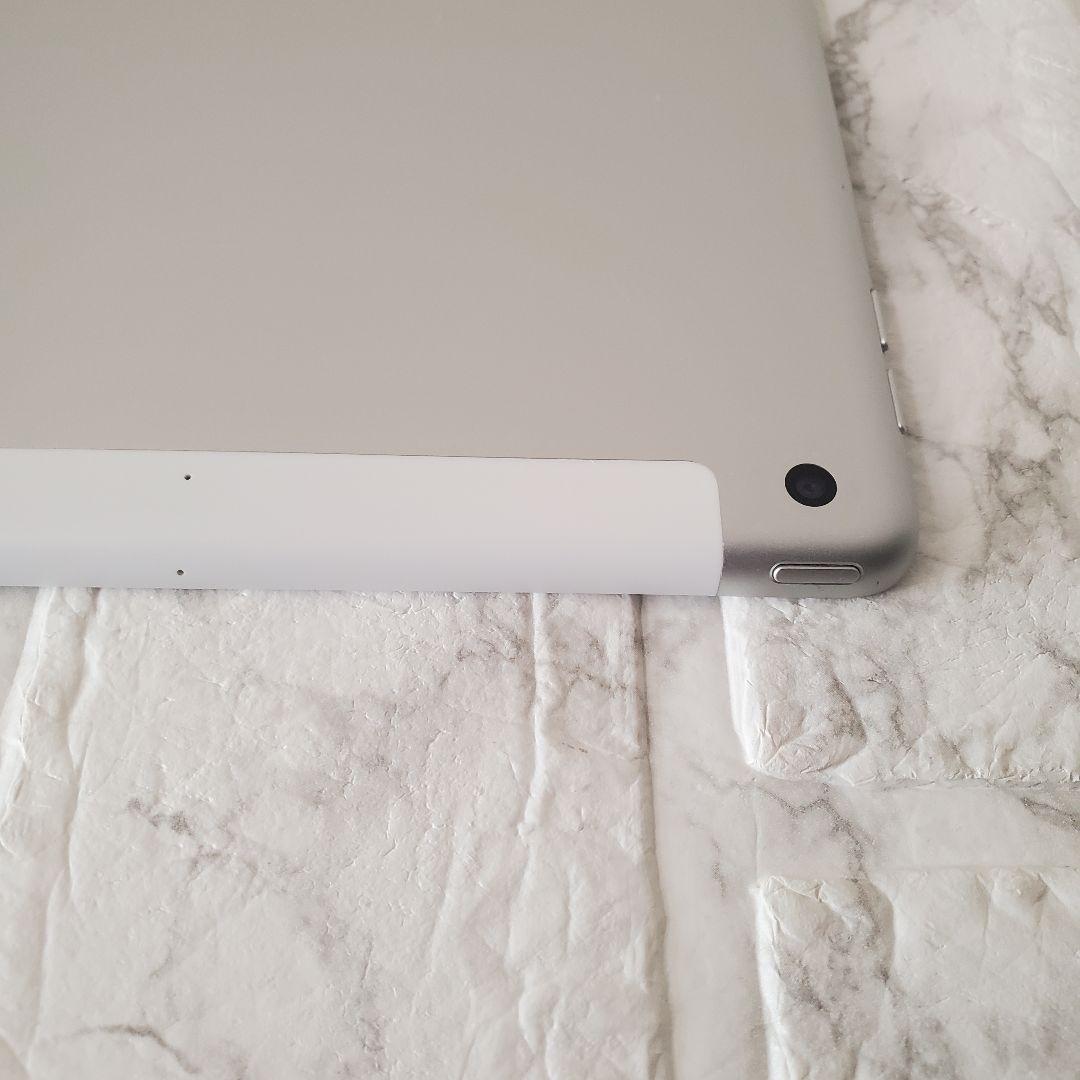 250 iPad 8世代 32GB SIMフリー シルバー