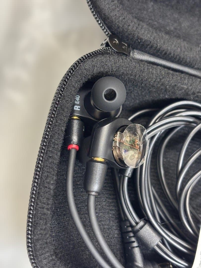 B,audio technica ATH-E40 リケーブル可能イヤホン