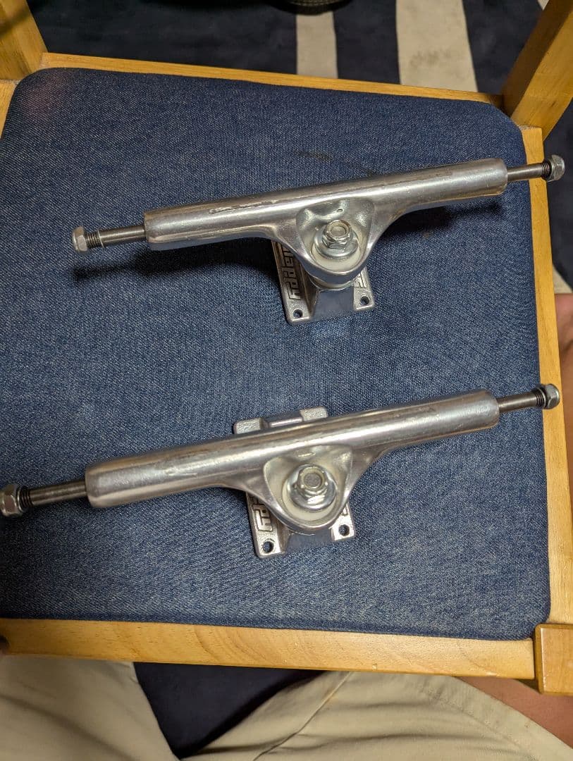 スケートボードトラック スラッピートラック10