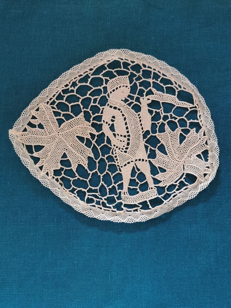 アンティーク ポワンドヴェニスレース ブラーノ島ドイリー ボビンリネン装飾付