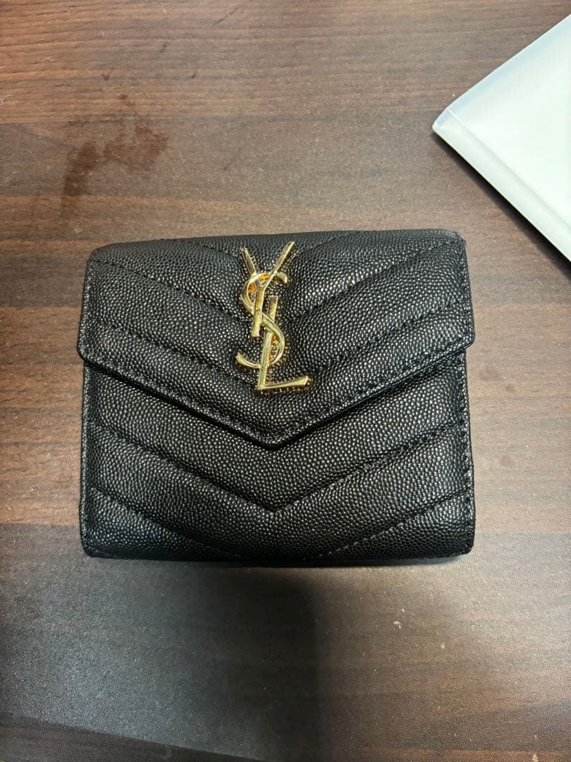 サンローラン キャビアスキン 三つ折り 財布