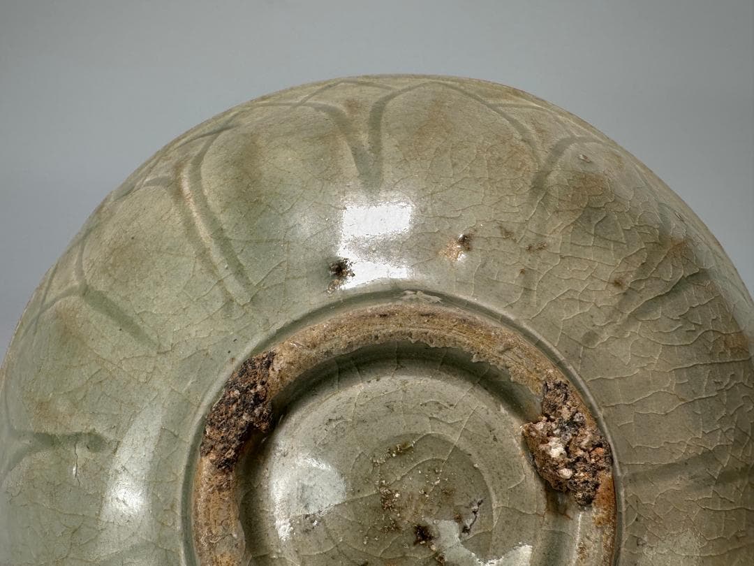 中国美術　元～明時代　青磁　蓮花文茶碗 鉢　時代物　唐物　14～15世紀頃