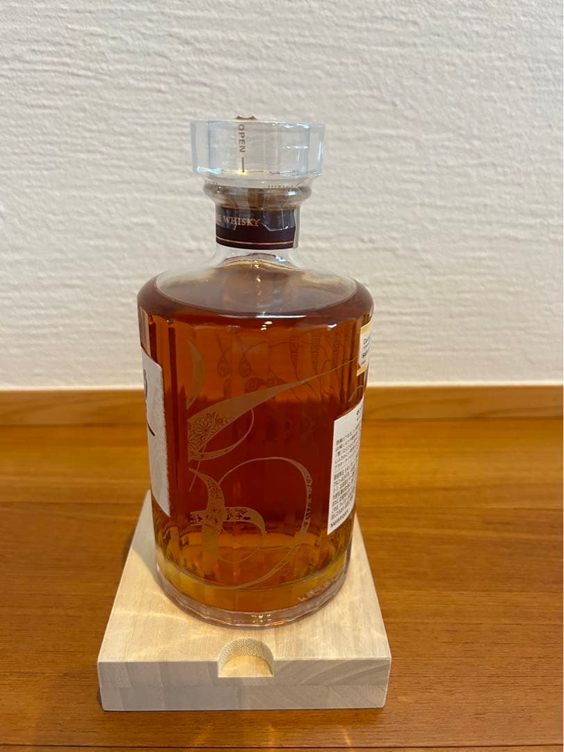サントリーウイスキー響 100周年アニバーサリーブレンド 700ml瓶 木箱入り