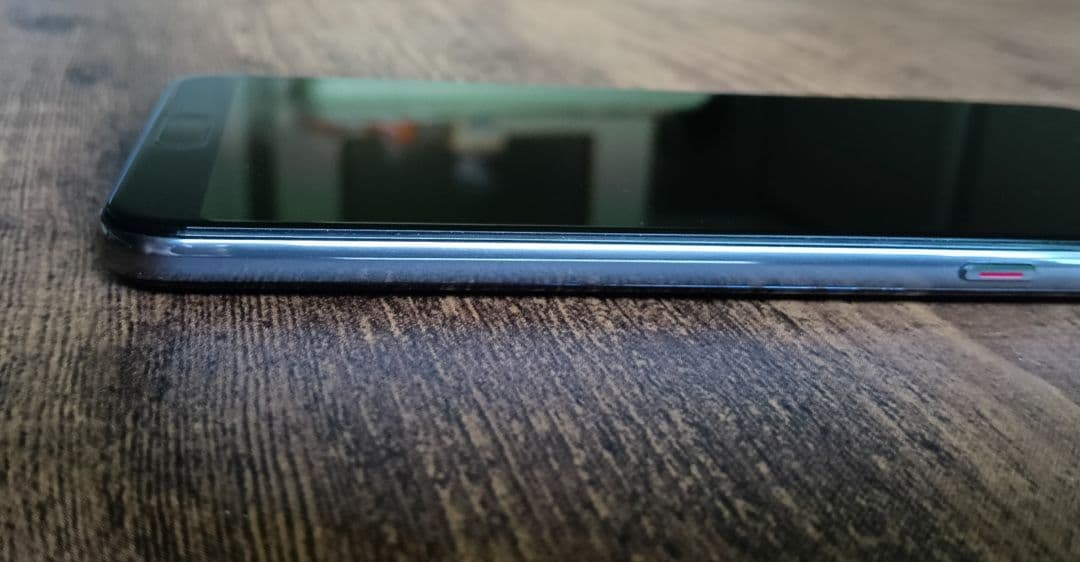 SIMロック解除済　美品HUAWEI P20 Pro HW-01K本体のみ