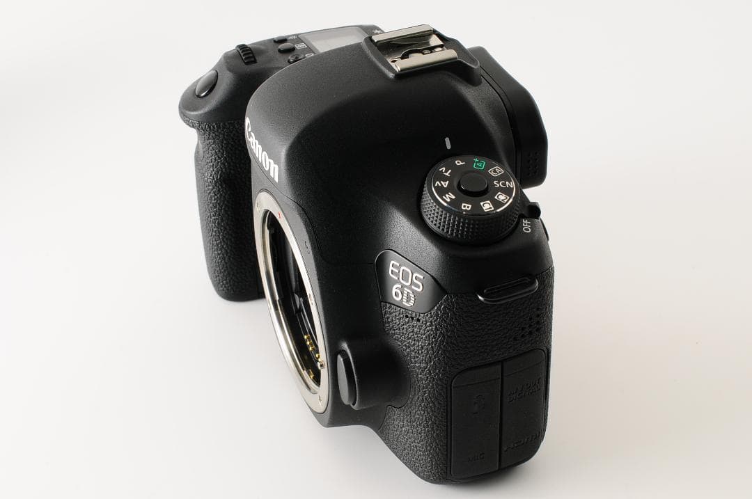 【箱付　ほぼ新品】 キャノン Canon EOS 6D ボディ