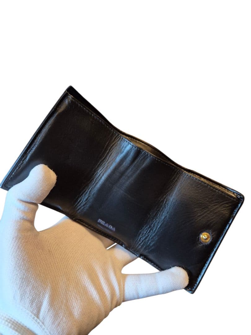 ＰＲＡＤＡ　プラダ　サフィアーノ　三つ折り財布　x