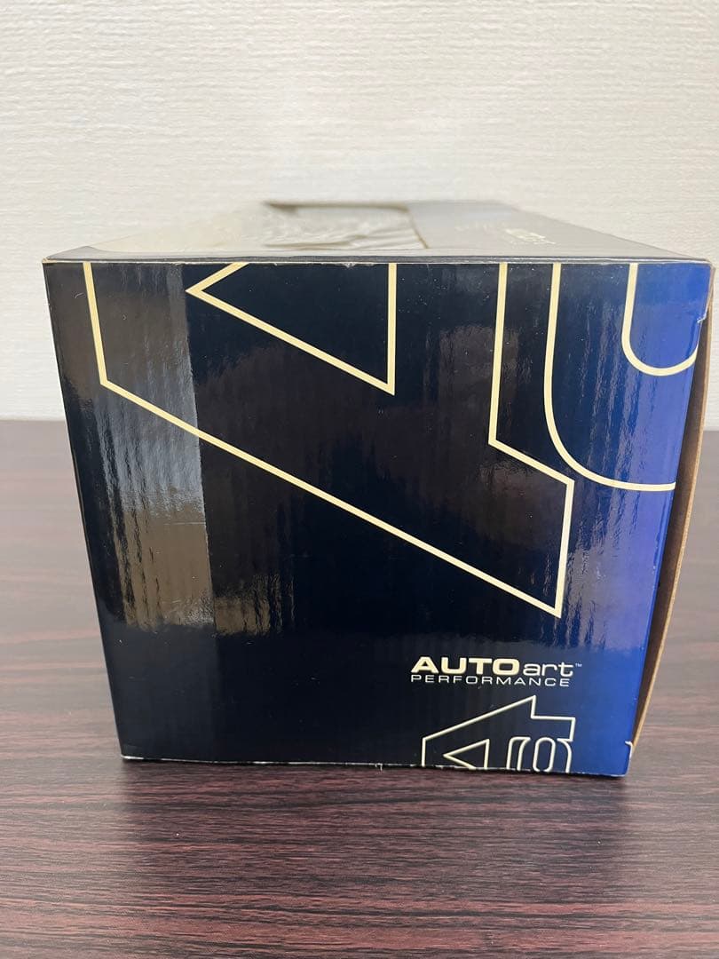 オートアート1/18 ポルシェ911GT3 イエロー