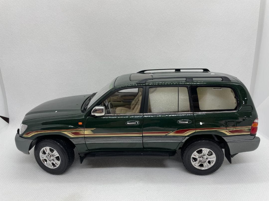 203-009 1/18 トヨタ ランドクルーザー LC100 ダークグリーン