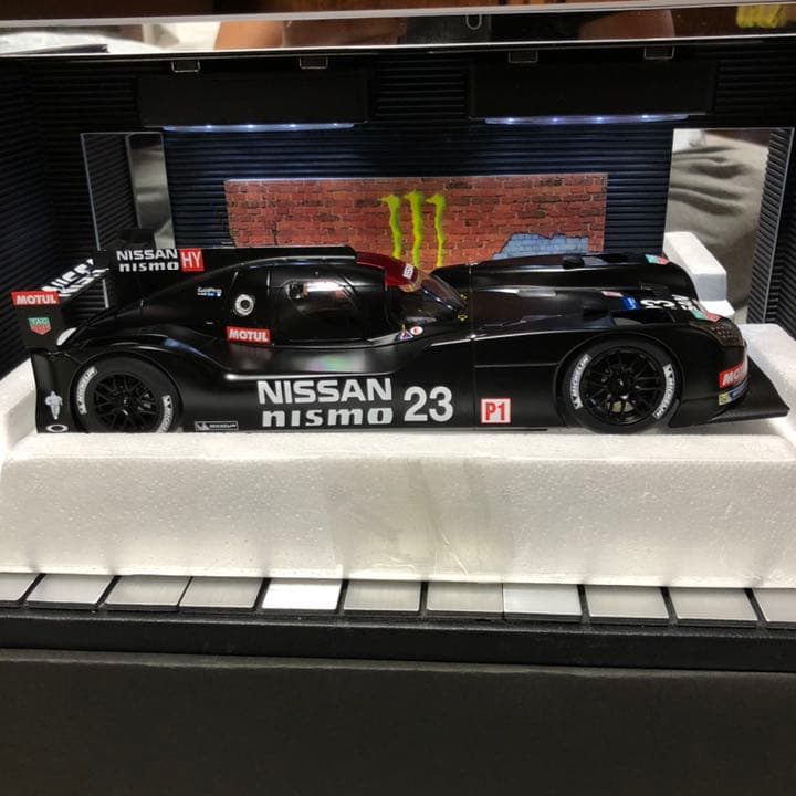 オートアート1/18　NISSAN GT-R LM NISMO