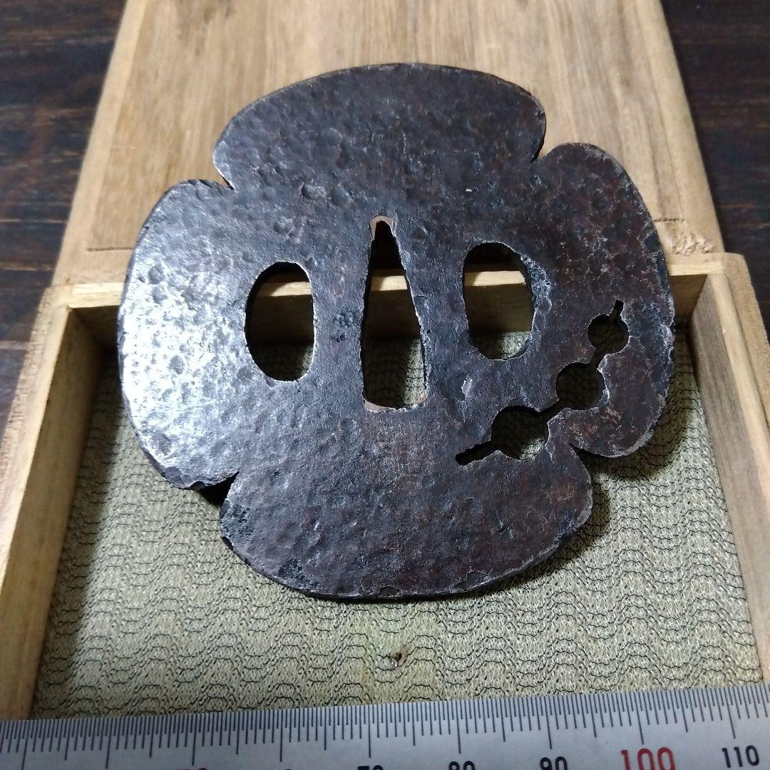 鍔　木瓜形　団子透かし　刀用　打目地模様　明珍派？　桃山〜江戸時代？　美品