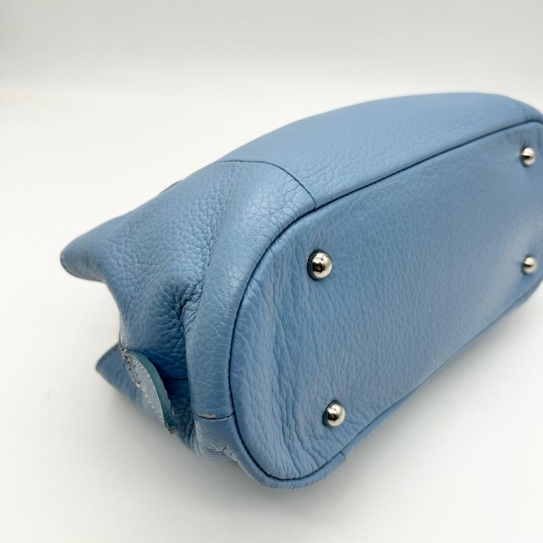 極美品　レオナール　ショルダーバッグ　2way　レザー　水色　ロゴ　斜め掛け◎