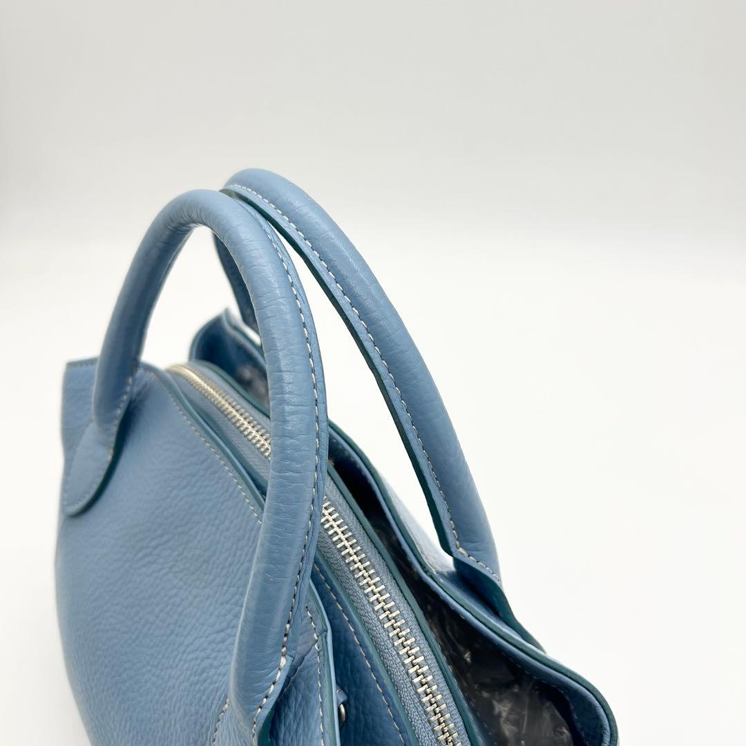 極美品　レオナール　ショルダーバッグ　2way　レザー　水色　ロゴ　斜め掛け◎