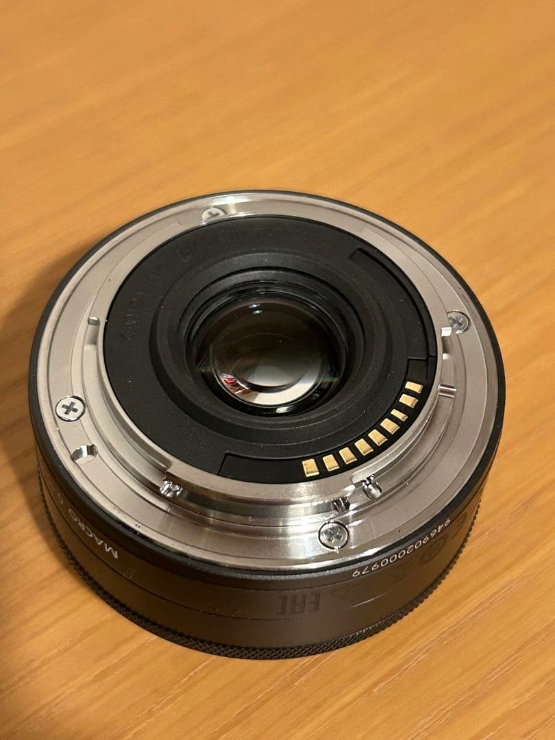 明るくてぼけが綺麗な単焦点レンズCanon EF-M 22mm F2フィルム付き