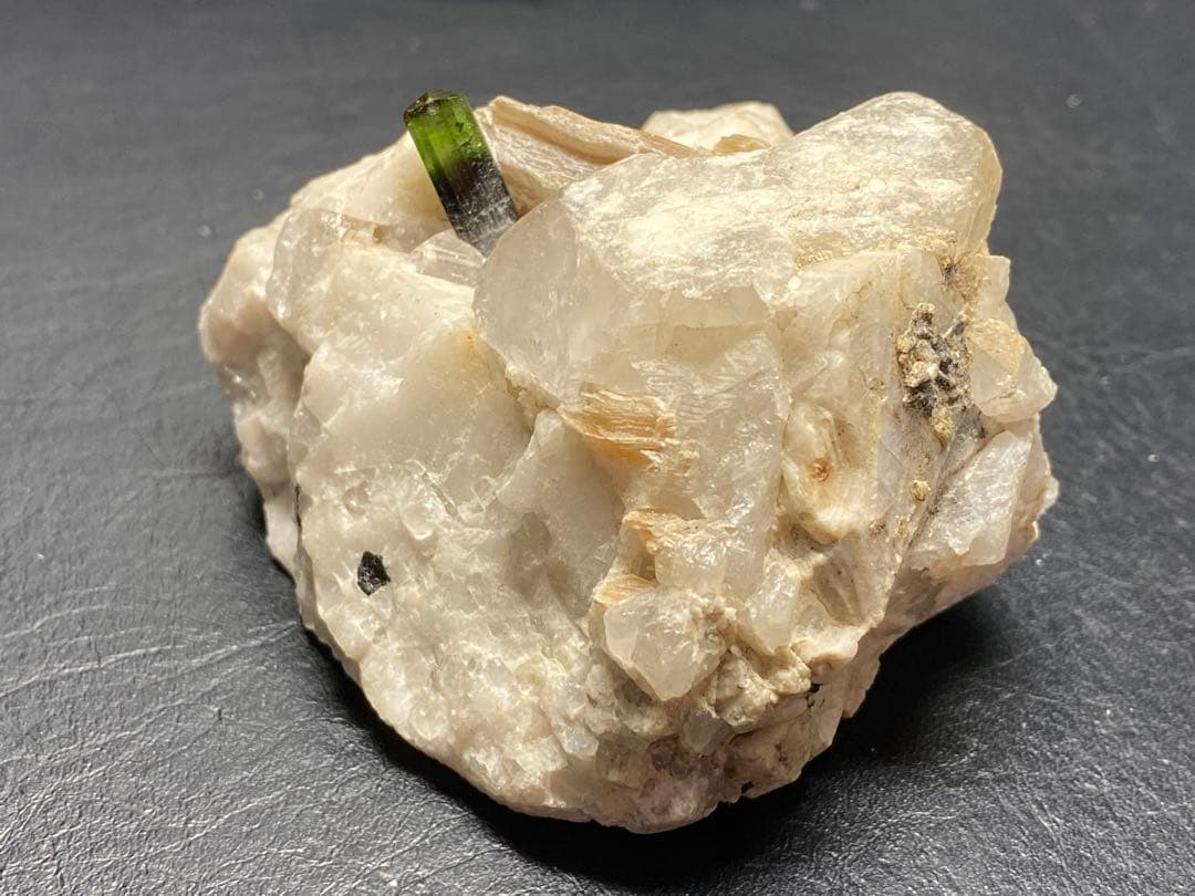 トルマリン　母岩付き　水晶　雲母　243g