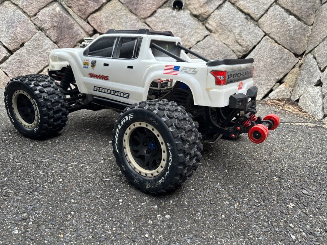1/5 トラクサス　X-MAXX モンスタートラック