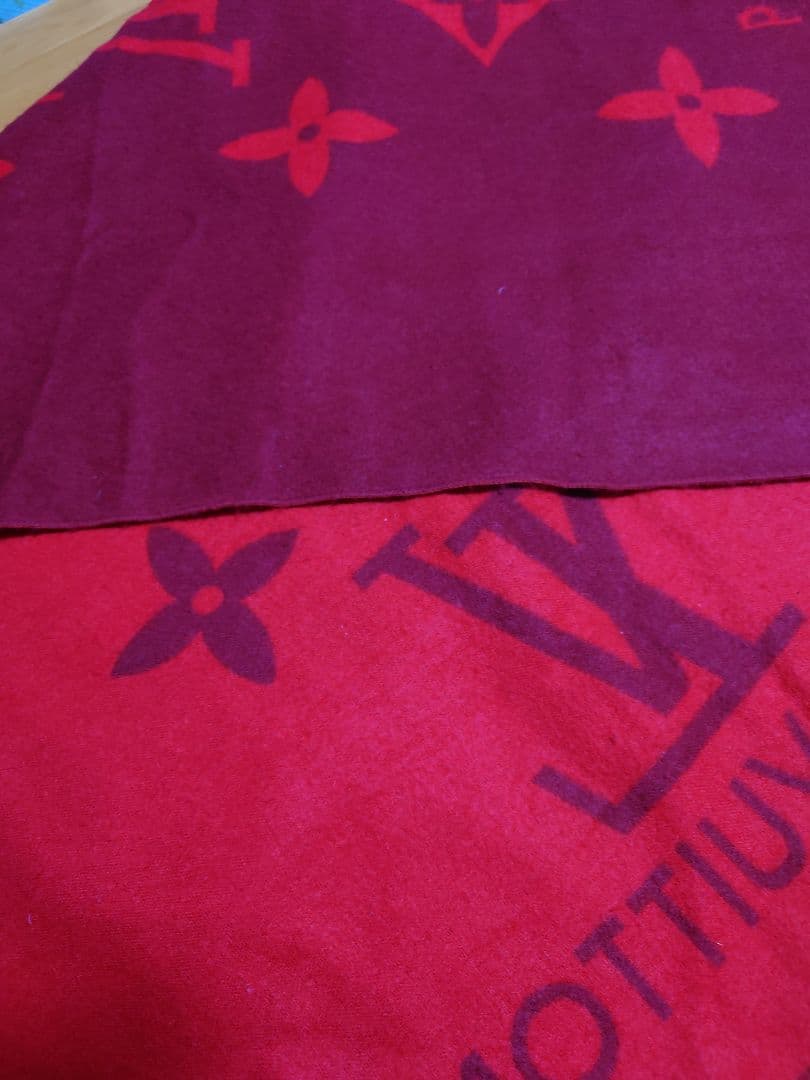 LOUIS VUITTONマフラー 本日限り　早期終了あり