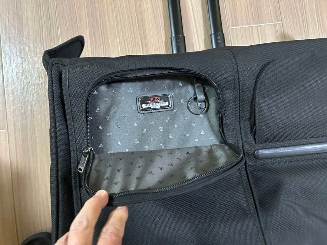 (週末セール)TUMIガーメント ブラックキャリーケース