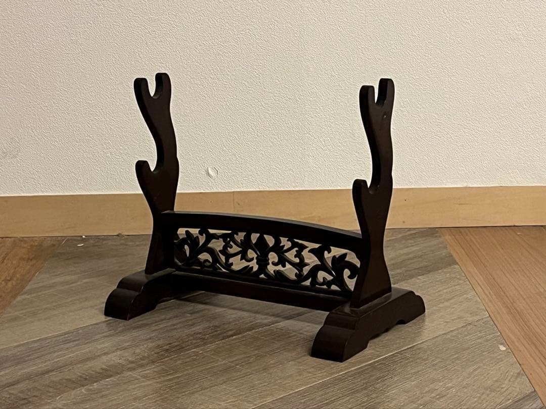 木製 無垢材 透かし 二本掛用 刀掛け 武具 刀装具