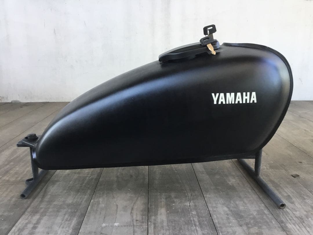 SR400 ガソリンタンク　マットブラック　自家塗装