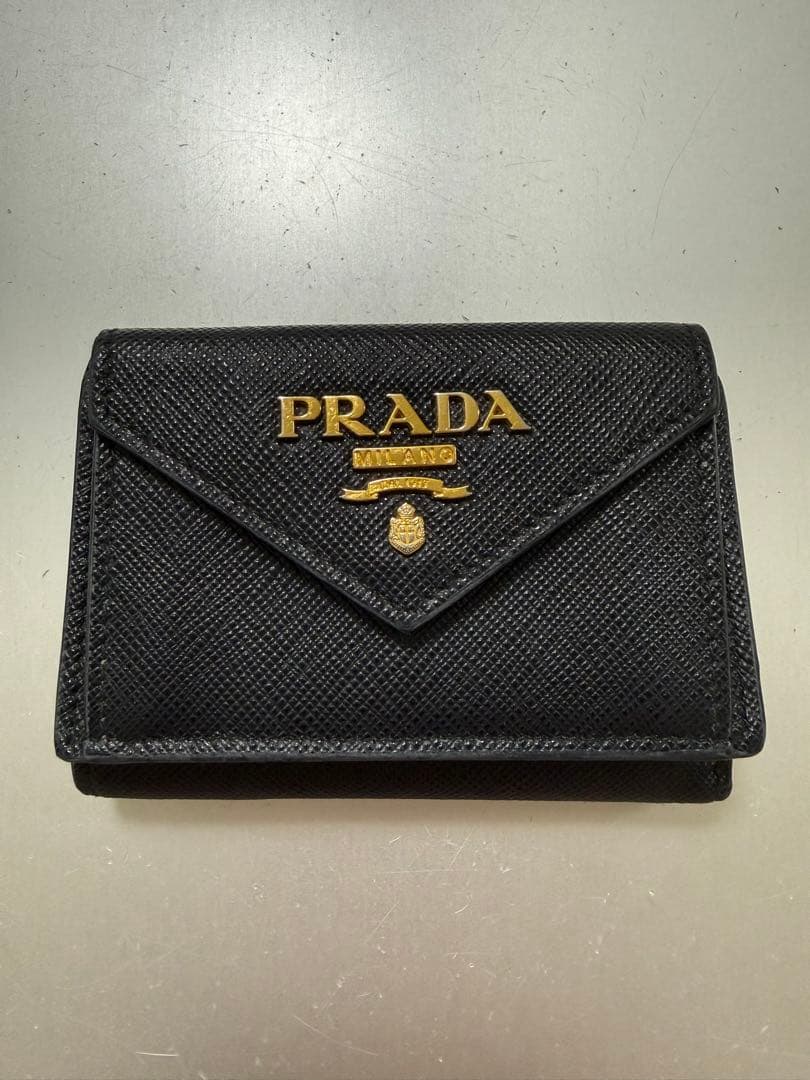 PRADA レザー 三つ折り財布