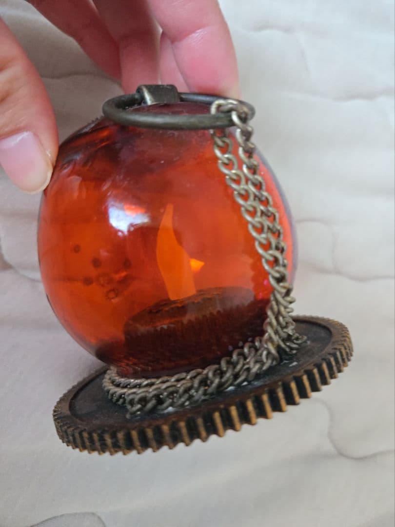 オレンジ色ガラス製ランプ