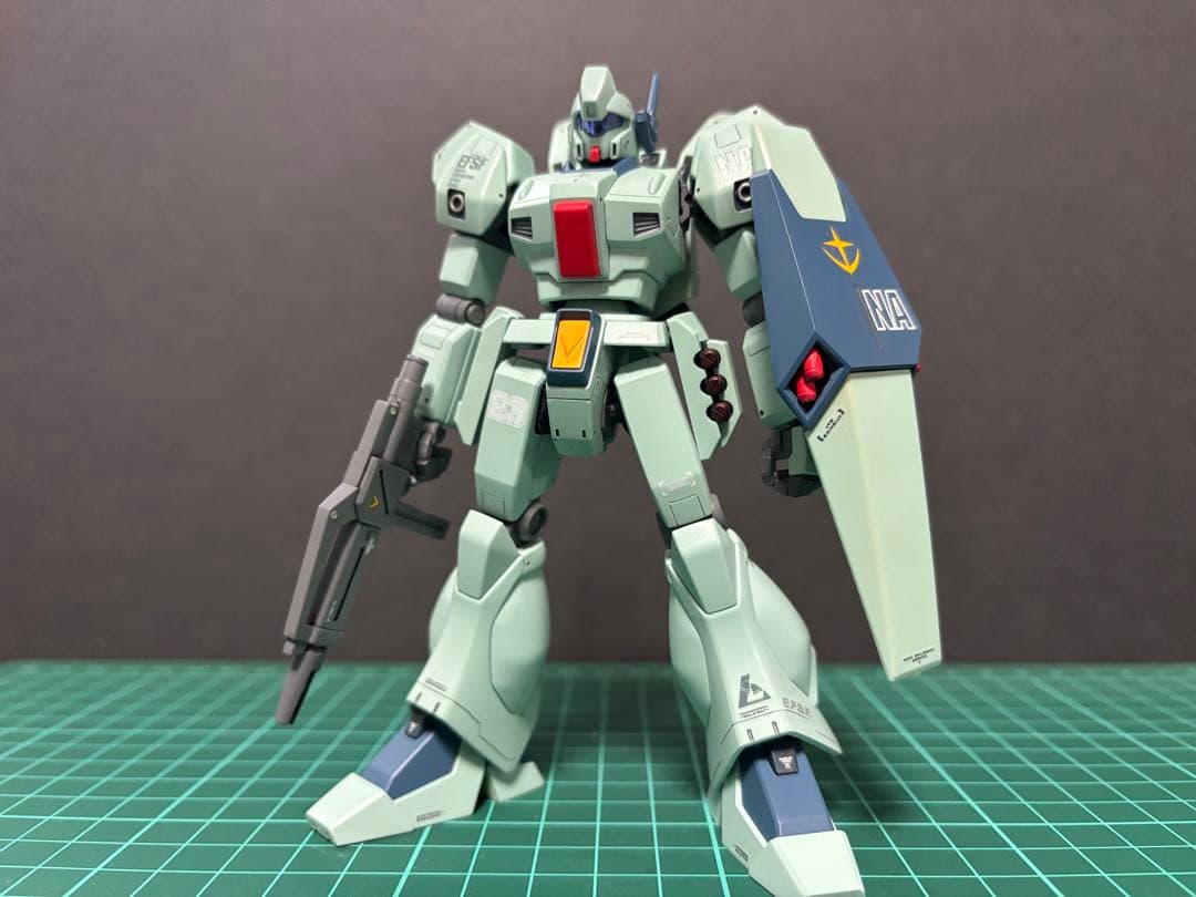 HGUC  ジェガン ガンプラ完成品　アクシズショック　ジェガン