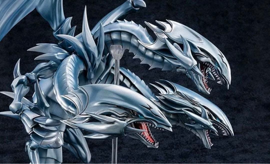 ブルーアイズアルティメットドラゴン　フィギュア